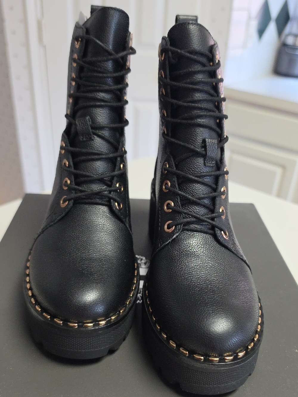 New Women's Vince Camuto Black Lace-Up Combat Boots with Rose Gold Accents 8.5m